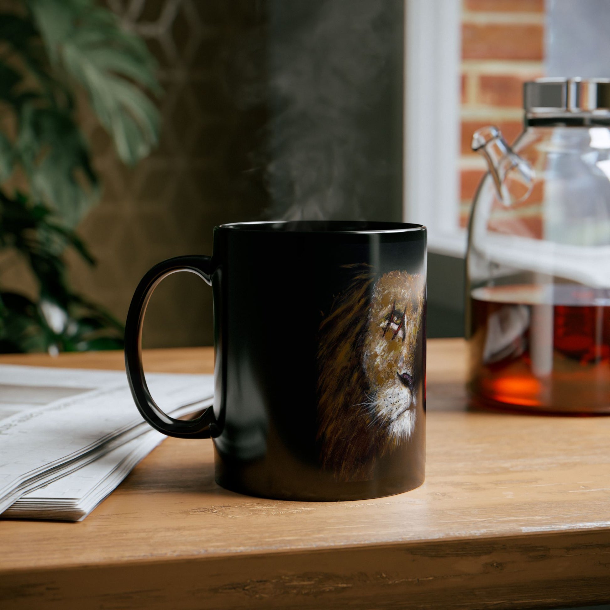 Unblurred Warrior Lion: Black mug 11oz
